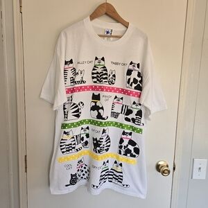 Vintage Colorful Cat Graphic T-Shirt Women's OS